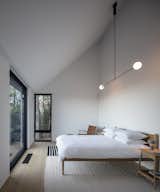Ledge House by Desai Chia Architecture master bedroom