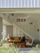 A Family’s Queenslander Cottage Is Cracked Open With an Airy, Shed-Like Addition - Photo 7 of 15 - 