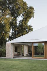 A Couple’s Home in Australia Is a Canvas for Changing Light - Photo 8 of 20 - 