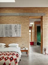 A West Texas Couple Get a Rammed-Earth Addition That Syncs With the Landscape - Photo 13 of 16 - 
