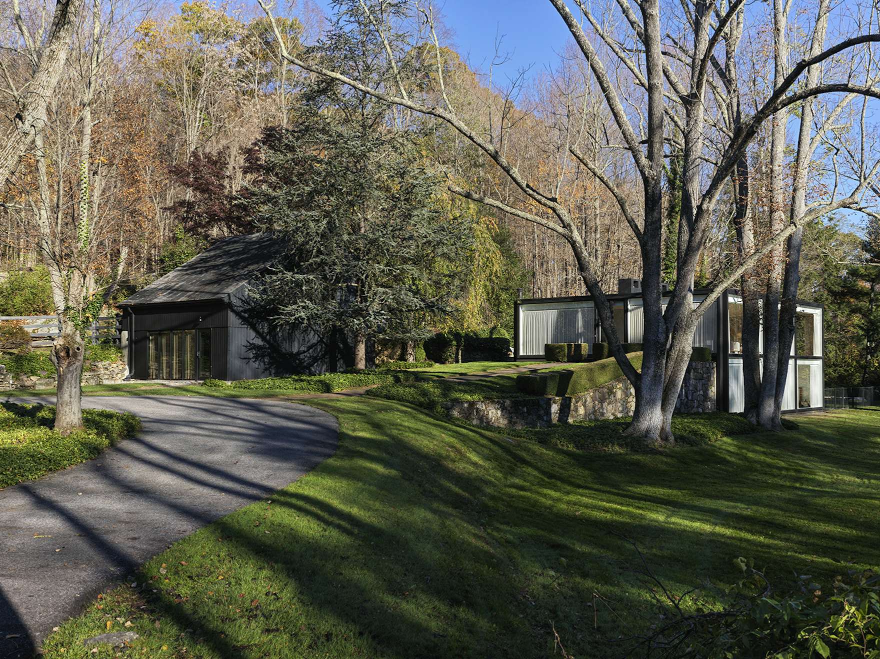 Photo 2 of 11 in A Glass House in Upstate New York a Moody