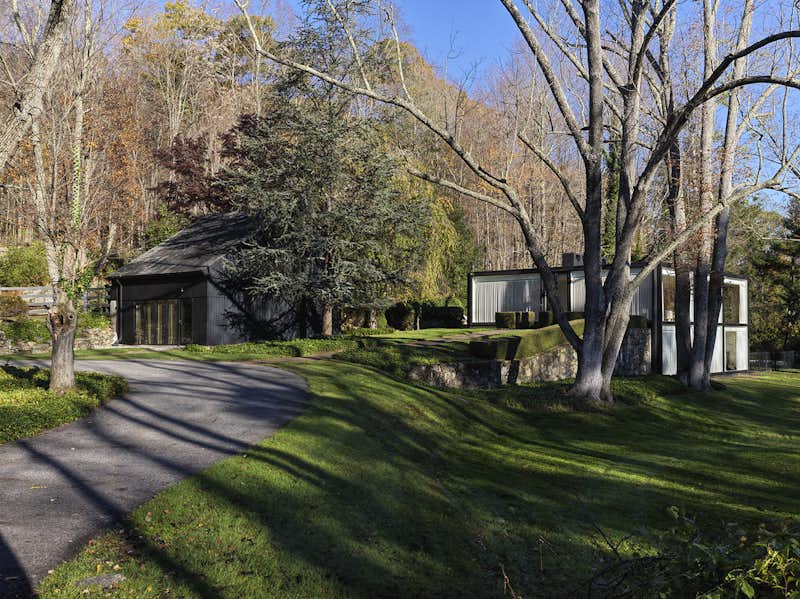 Photo 2 of 11 in A Glass House in Upstate New York a Moody