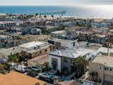 Just a short walk to downtown Hermosa Beach's bustling city center that includes restaurants, boutiques, the famous Comedy & Magic Club, and lively bars. 