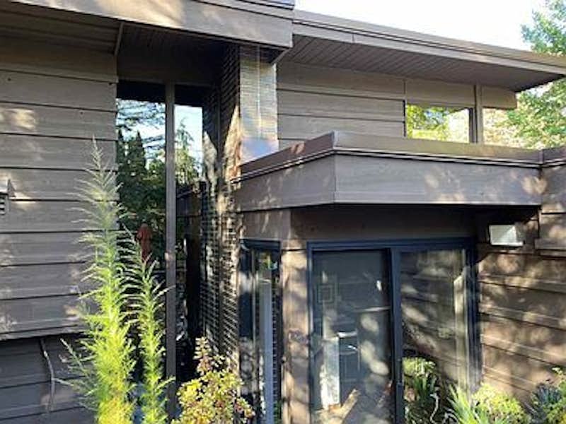 Photo 3 of 10 in The Downing Home Mid Century Modern Gem by Robert B