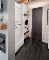 Gooseneck Tiny home with retro refrigerator and washer/drier combo, by Tru Form Tiny