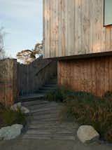 A Coastal Home in Australia Echoes Northern California’s Sea Ranch - Photo 4 of 18 - 