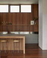 A Coastal Home in Australia Echoes Northern California’s Sea Ranch - Photo 7 of 18 - 