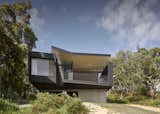 A Beach House in Australia Offers the Joys of Camping—But Without All the Dirt - Photo 12 of 14 - 