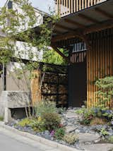 A Wondrous Wood Home in Hyogo Centers Around a Tranquil Garden - Photo 21 of 33 - 