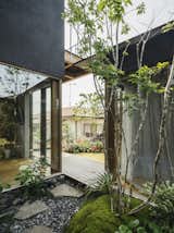 A Wondrous Wood Home in Hyogo Centers Around a Tranquil Garden - Photo 4 of 33 - 