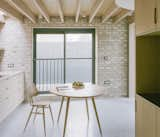  Photo 7 of 28 in This Boxy Brick Home in London Has a Layout That Flows Like Water