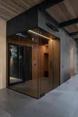Mudroom, entrance 