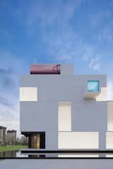 white-square-minggu-design-10-east-perspective-and-water-front