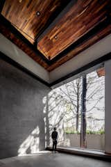  Photo 5 of 17 in House  Between Pine Trees by Infante Arquitectos