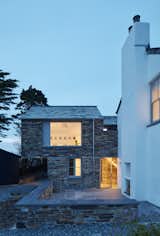 A Cleaned-Up Cornwall Cottage Maintains Its Funky Maritime Charm - Photo 12 of 14 - 