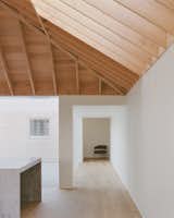 Warm Wood Finishes Sandwich the White Interiors of a Coastal Home in New Zealand - Photo 8 of 14 - 