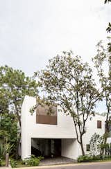 Exterior, House Building Type, Tile Roof Material, Brick Siding Material, and Shed RoofLine West Facade 2  Photo 2 of 17 in R.A House by Estudio Radillo Alba