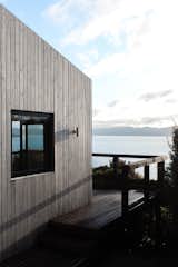 This Seaside Shack in New Zealand Mimics a Seagull’s Wings - Photo 8 of 9 - 