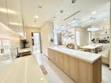 Open space make all room feel biggers ! Kitchen open to Dining and Dining 