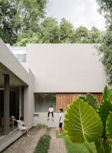 Exterior and House Building Type  Photo 6 of 14 in KR HOUSE by RAVSTUDIO