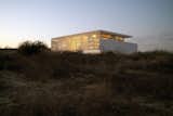 After buying land plots in Todos Santos, Mexico, Greg Armas and Gabriela Minguez placed to design a triple house, two bathrooms. The obtained indoor / external space is 1,900 square meters - with almost half of that open air hallways and parties. 