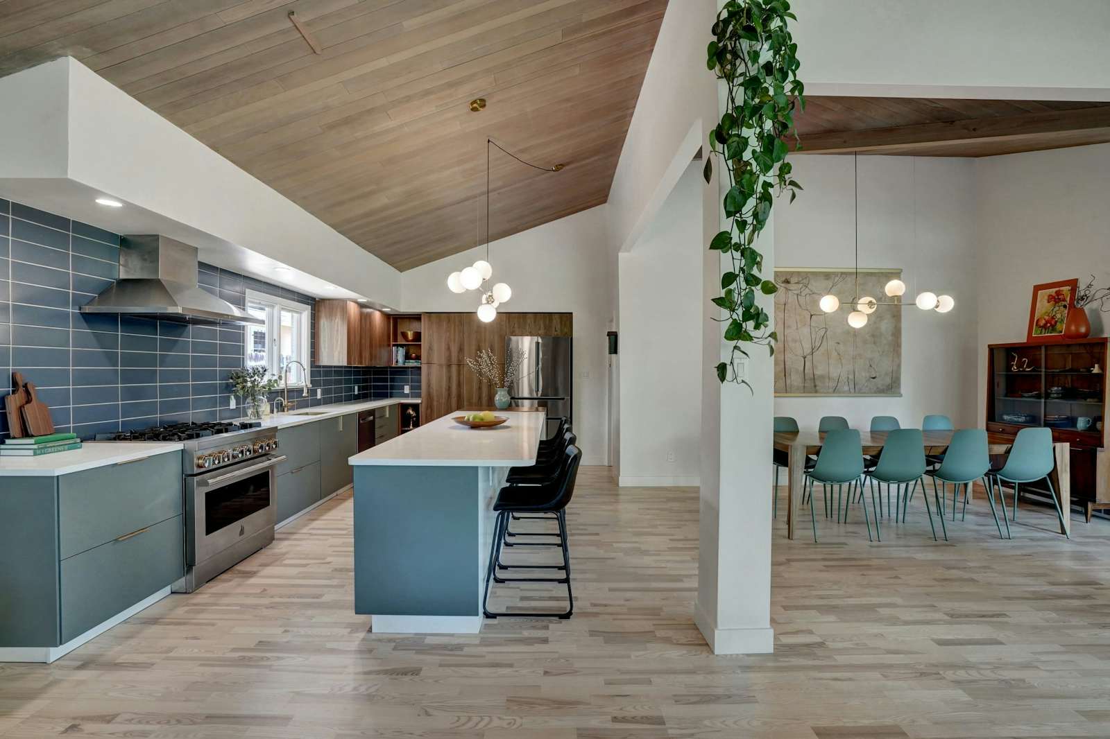 Gorgeous Wood Abounds in This Immaculately Restored Colorado Midcentury ...