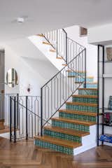 In a way, the desire was to celebrate Armenian art in Jerusalem. "The client's wish was to integrate Armenian art with the use of materials that were customary in Eastern European homes", says chen.