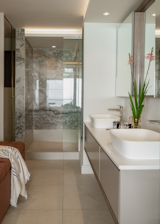 Main En-suite