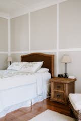 Second bedroom with queen bed 