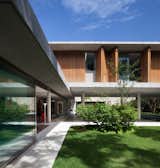 Materials used in this project were mainly wood and slatted concrete, along with white plaster and soapstone. Photo: Daniel Ducci