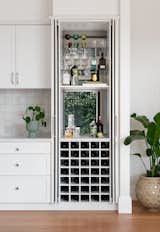 Built-in bar details.
