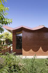 Pony by Wowowa sculptural roof