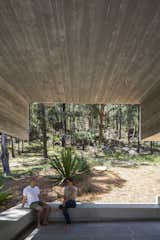 A Brutalist-Inspired Home in Australia Maintains a Breezy Connection to the Bush - Photo 17 of 20 - 