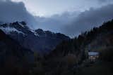 A Restored Stable in the Italian Alps Embraces Its Unparalleled Landscape - Photo 21 of 24 - 