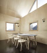 A Restored Stable in the Italian Alps Embraces Its Unparalleled Landscape - Photo 12 of 24 - 