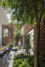 A Biophilic Home in Vietnam Impresses With a Hollow-Brick “Breathing Wall” - Photo 6 of 22 - 