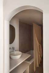 Tactile, Earthy Materials Give a Bland Madrid Apartment Some Personality - Photo 15 of 16 - 