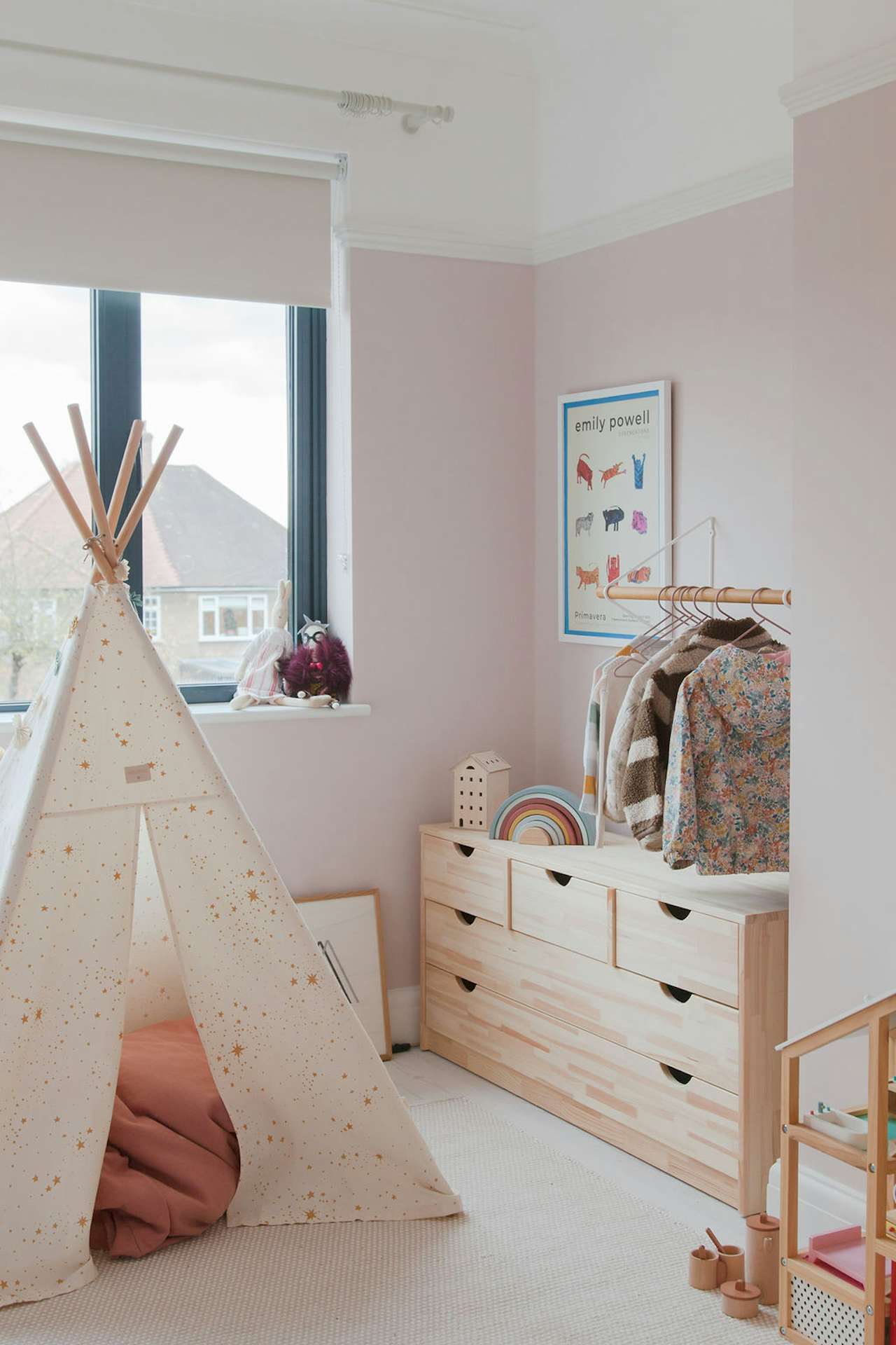 Photo 18 of 22 in Curvy Plywood Punches Up the Interiors of a 1920s