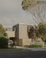 After Weathering 40 Years, a Wooden Family Home in Australia Is Renovated for What’s Next - Photo 5 of 20 - 