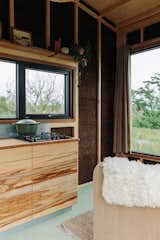 This Builder Is Making Tiny Homes With Hemp, Cork, and Wood. And They’ll Show You How to Do It - Photo 10 of 18 - 