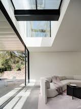 This See-Through California Home Magically Hangs Above a Creek Bed - Photo 17 of 34 - 