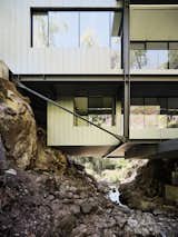 This See-Through California Home Magically Hangs Above a Creek Bed - Photo 10 of 34 - 