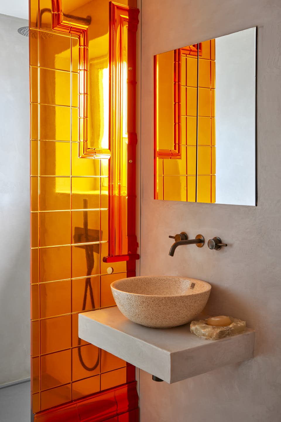 photo-17-of-25-in-this-renovated-london-flat-includes-a-kitchen