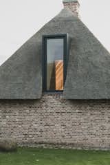 A Dilapidated 1800s Farmhouse Is Revived With a New Thatched Roof and a More Open Plan - Photo 10 of 21 - 