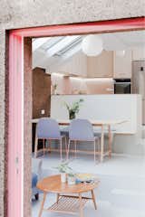 A Cork-Clad Extension With Playful Pink Trim Is the Cure-All for Gloomy London Days - Photo 4 of 16 - 