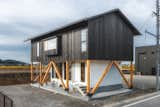 A Stilted Home in Japan Hedges Against the Threat of Floods - Photo 3 of 14 - 