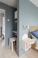 A Mix of Storage Solutions Steals the Show at This Renovated London Flat - Photo 14 of 18 - 