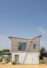 A Butterfly Roof Tops an “Upside-Down” House Built for Aging in Place - Photo 11 of 12 - 