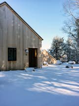 A Mother-and-Child Set of Cabins Form a Single Catskills Ski Retreat - Photo 5 of 22 - 