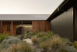 House in the Dry by MRTN Architects
